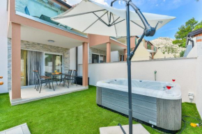 Cascada villas with private jacuzzi and private parking